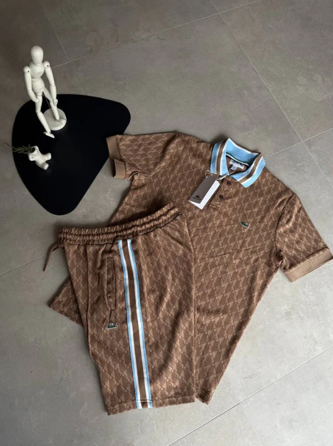 Madingas ir universalus laisvalaikio šortų kostiumas trumpomis rankovėmis-LT