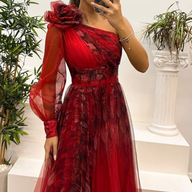 Damskie sukienki z nadrukiem na skośnych ramionach