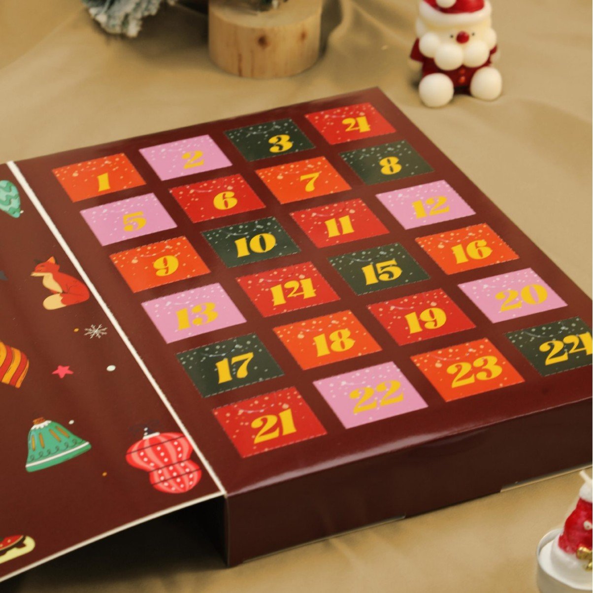 Różowy marmurowy kalendarz adwentowy 2025, 24-dniowe pudełko z odliczaniem do świąt Bożego Narodzenia