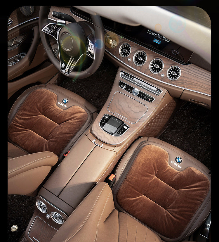 Krótka pluszowa poduszka na zimowe siedzenie samochodowe