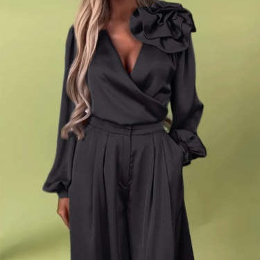 Luksusowy zestaw z satynową koszulą i szerokimi spodniami