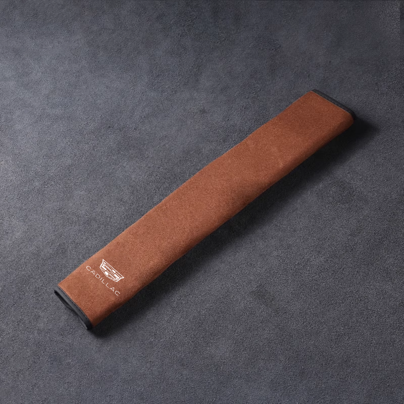 Nakładka na pas bezpieczeństwa SilkLeather – ochrona szyi i możliwość umieszczenia logo
