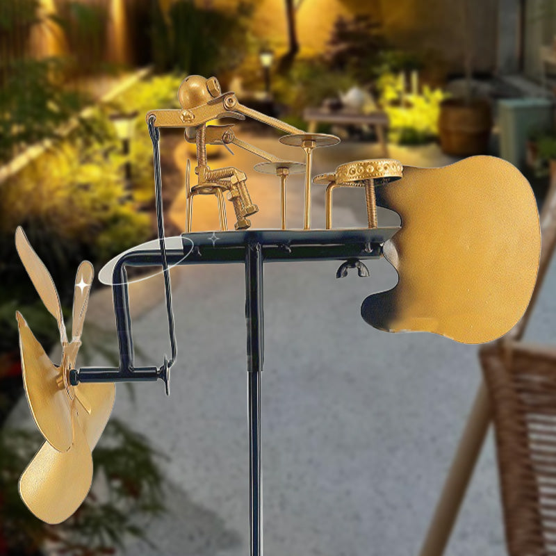 Ręcznie robiony metalowy wiatraczek z bębnem - dekoracja naziemna